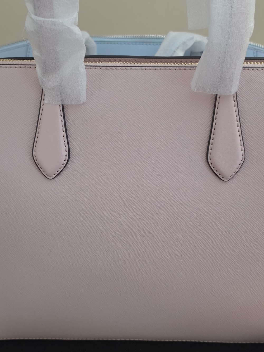 MK - Marilyn Medium Saffiano Leather Tote Bag - Picture 2 of 3